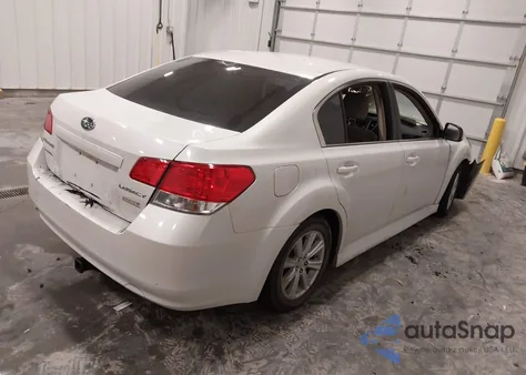 2010 Subaru Legacy 2.5I Premium из США, поврежденный, VIN 4S3BMBC63A3244850